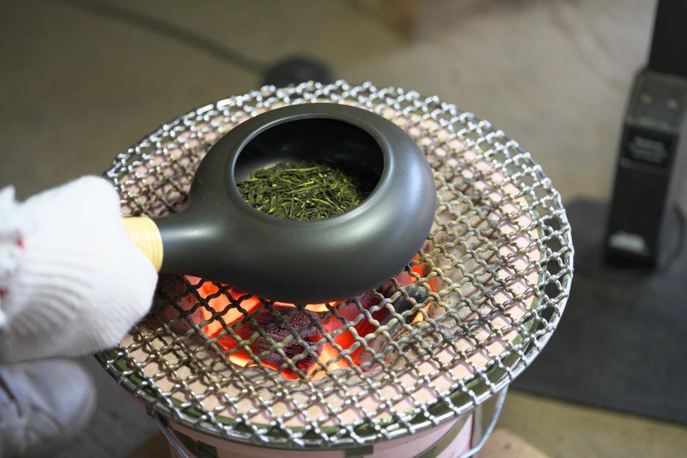 Making Japanese Roasted Green Tea (Hojicha) at Home